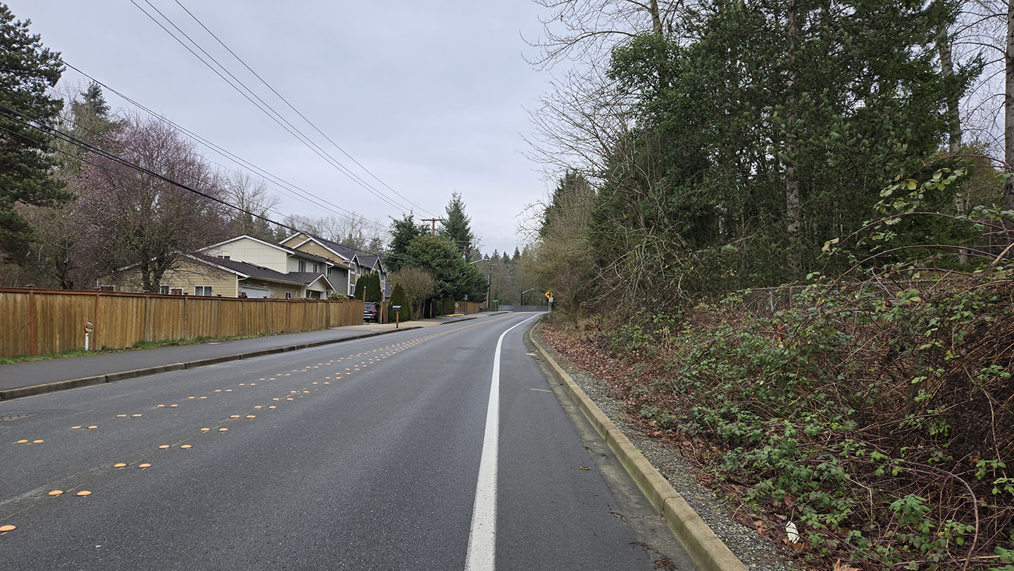 Image of proposed sign location at SE Newport Way just east of the intersection with Somerset Blvd SE - looking eastbound