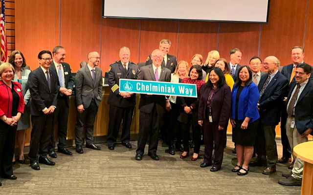 Mayor John Chelminiak honored on retirement