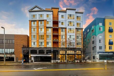 Front facing photo of Aventine Apartments in Downtown Bellevue