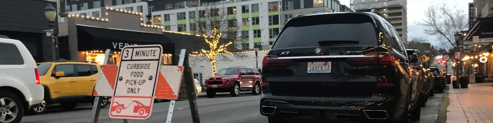 Image of 3-minute curbside pickup parking space downtown