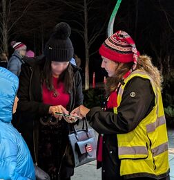 Garden d'Lights Volunteer