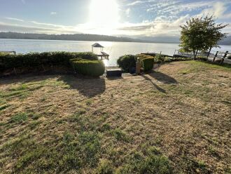 Lake Sammamish Landing site - view of grassy lawn and lake